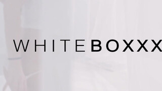WHITEBOXXX - Nelly Kent és Alissia hármasban dugnak