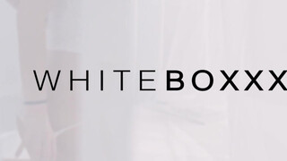 WHITEBOXXX - Rebecca Volpetti magát kényezteti