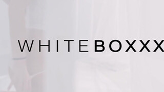 WHITEBOXXX - Tiffany Tatum rendesen kinyalva