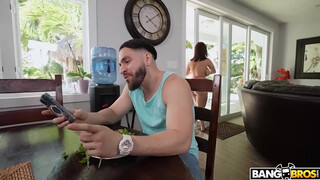 BANGBROS - Crystal Chase a méretes didkós latina lány