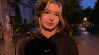 Cutie Kim megbaszva hátulról