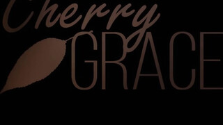 Cherry Grace a kerek testű barátnő