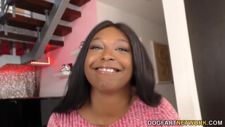 Rachel Raxxx az óriás keblű barna milf