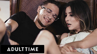 ADULT TIME - Fullos travi szobatárs
