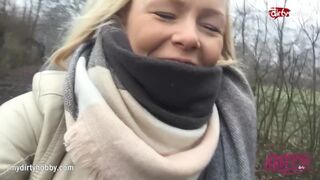 Forró tini picsa kerékpáron dörzsöli lucskos puncáját
