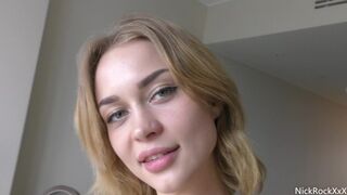 Loren Strawberry szűke tini bigét anal dugással hódít a szállodában
