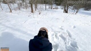 Ázsiai fitnesz lány durván megdugva a hidegben -20°c-on