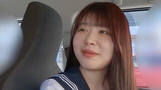Kasumi-chan, a dögös riporternövendék kocsiban cumizza és kézimunkázza a pélót