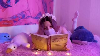 Apró tini spinét teleélvezik a tökéletes seggén
